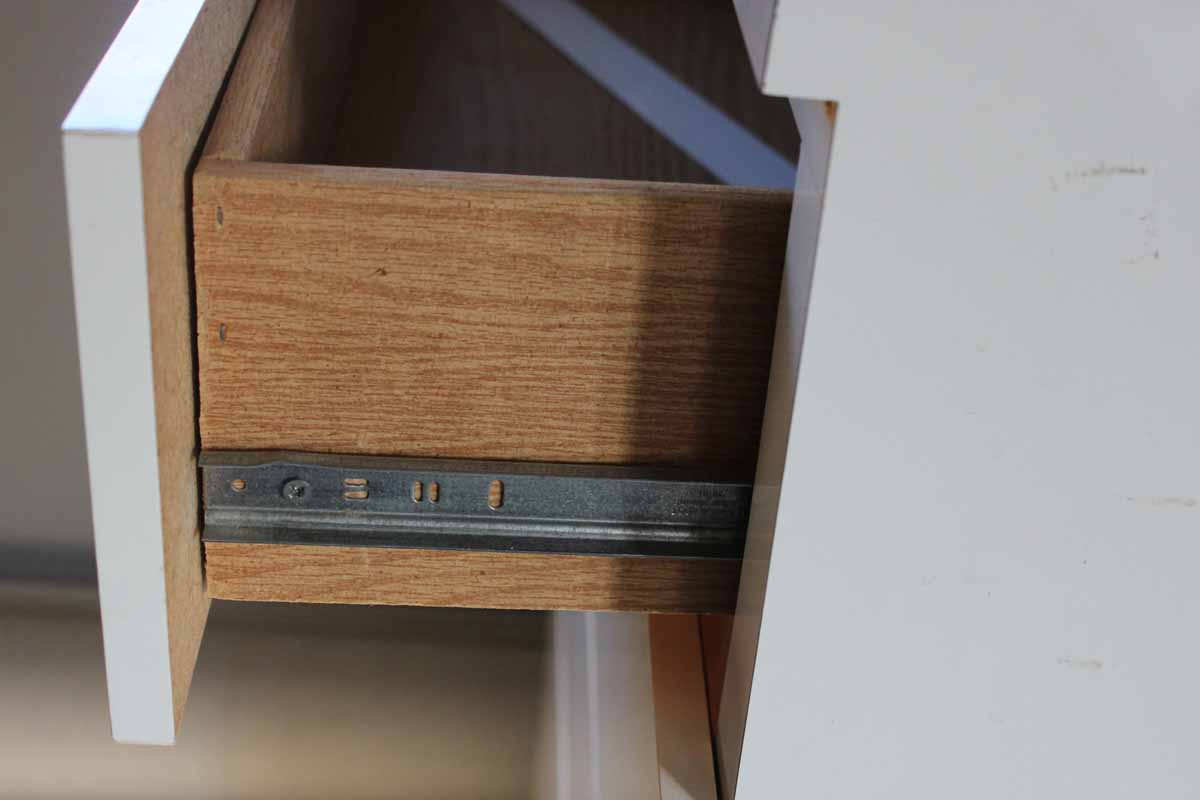 Contemporary Vinyl Dresser