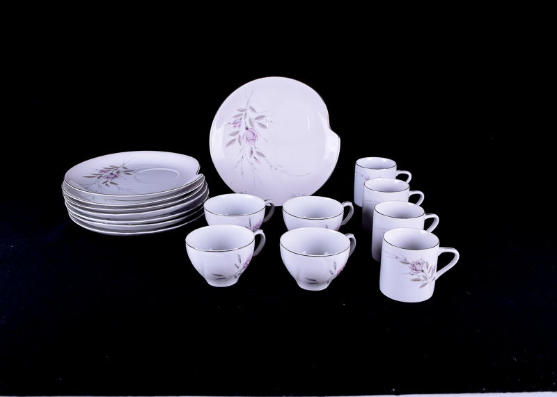 Eight Piece Vintage Rose Patterned Snack Set