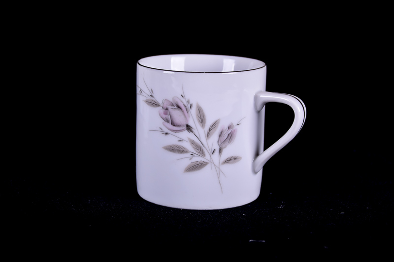 Eight Piece Vintage Rose Patterned Snack Set