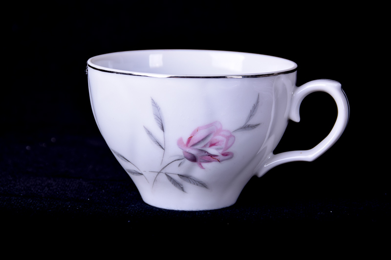 Eight Piece Vintage Rose Patterned Snack Set