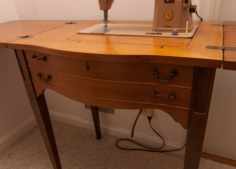 Vintage Singer 401 Sewing Machine Desk