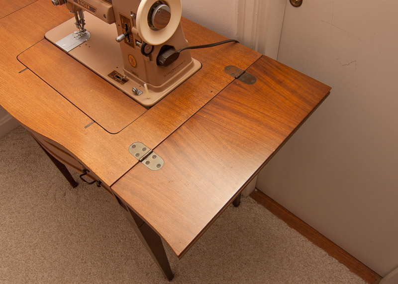 Vintage Singer 401 Sewing Machine Desk
