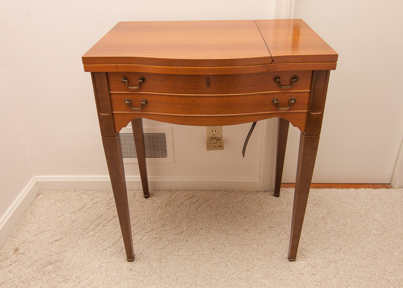 Vintage Singer 401 Sewing Machine Desk