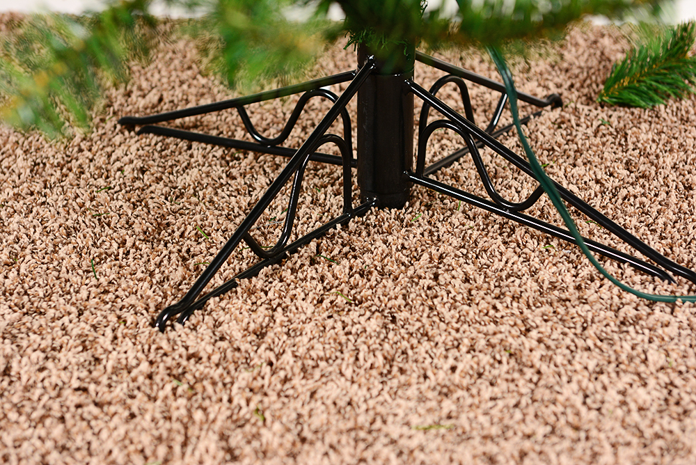 7.5' Wisconsin Fir Artificial Christmas Tree