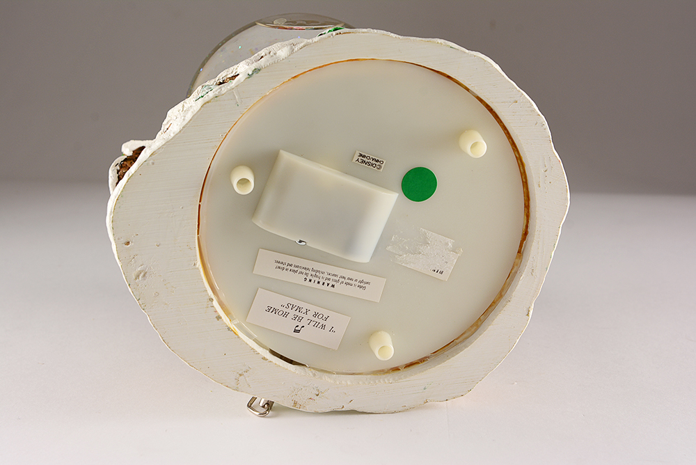 Winnie-The-Pooh Christmas Themed Musical Snow Globe