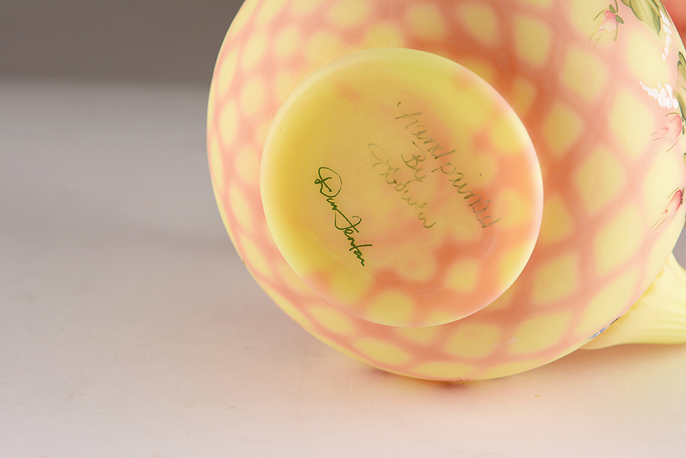 Burmese Diamond Optic Fenton Art Glass Vase