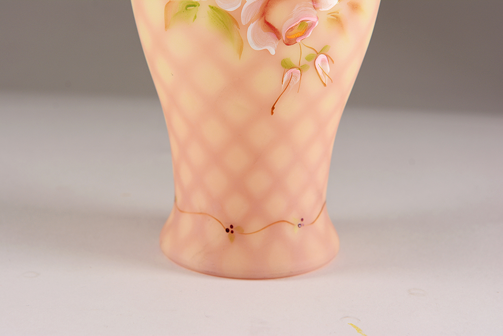 Burmese Diamond Optic Fenton Art Glass Vase
