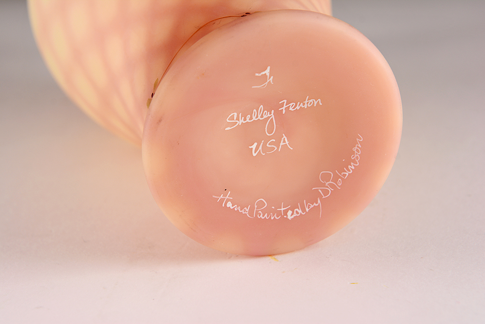 Burmese Diamond Optic Fenton Art Glass Vase