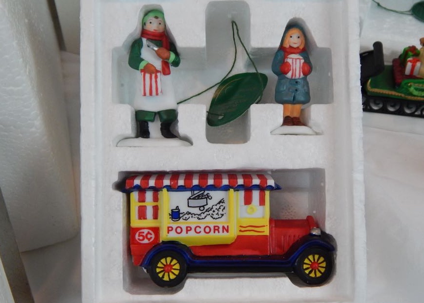 Department 56 North Pole & Alpine Village Collection