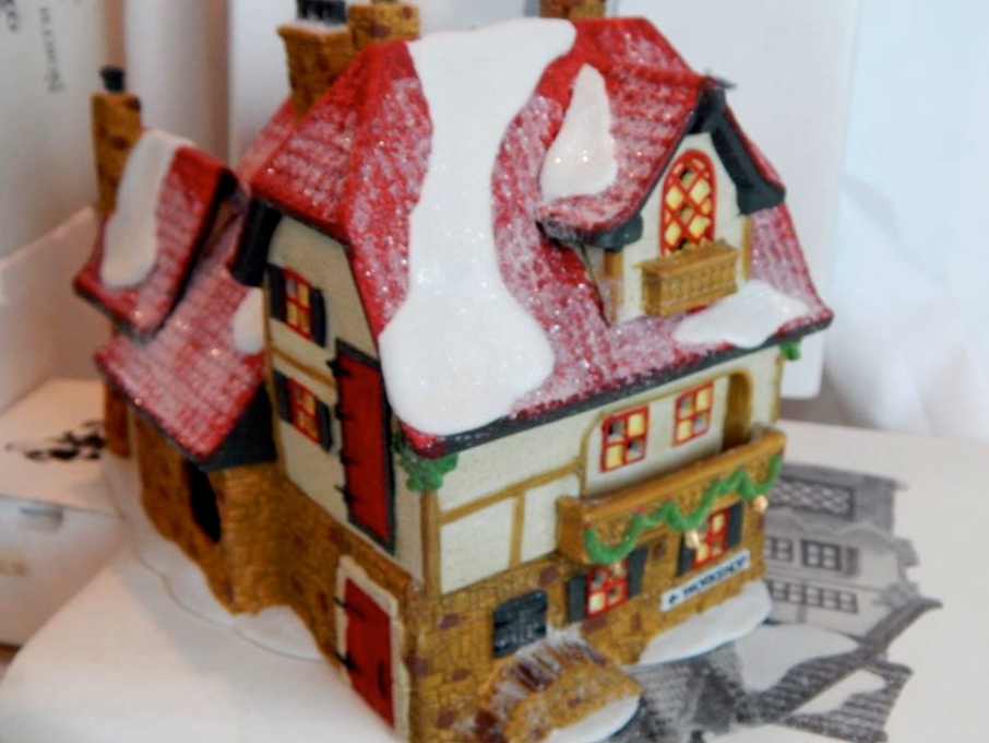 Department 56 North Pole & Alpine Village Collection