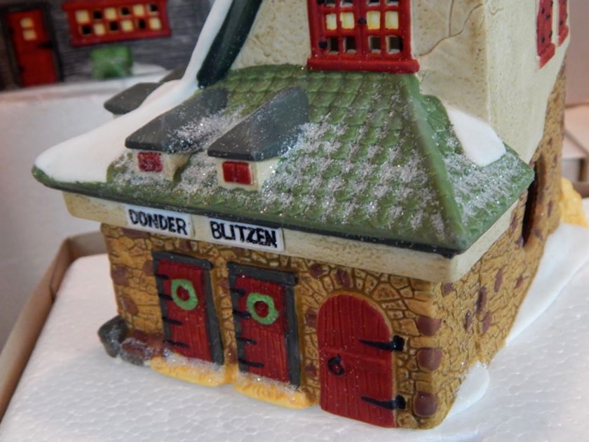 Department 56 North Pole & Alpine Village Collection