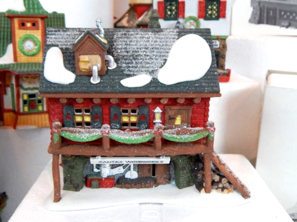 Department 56 North Pole & Alpine Village Collection