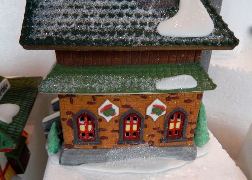 Department 56 North Pole & Alpine Village Collection