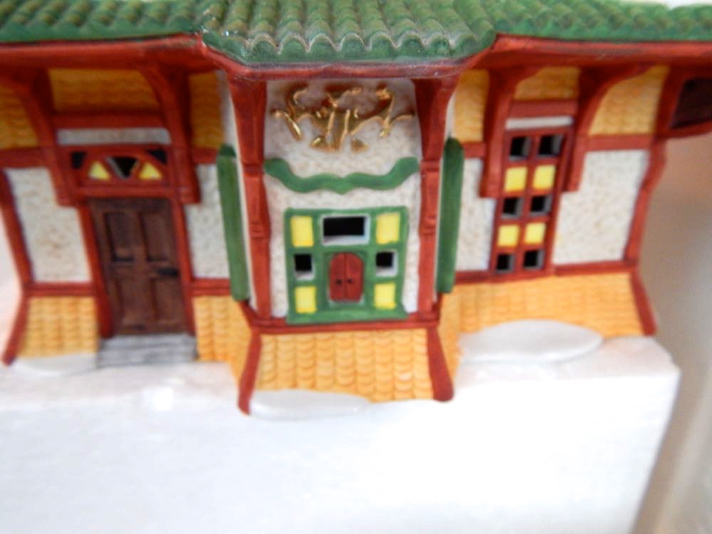 Department 56 North Pole & Alpine Village Collection