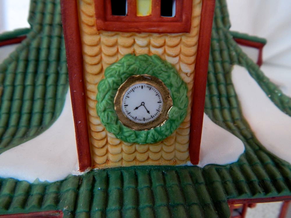 Department 56 North Pole & Alpine Village Collection