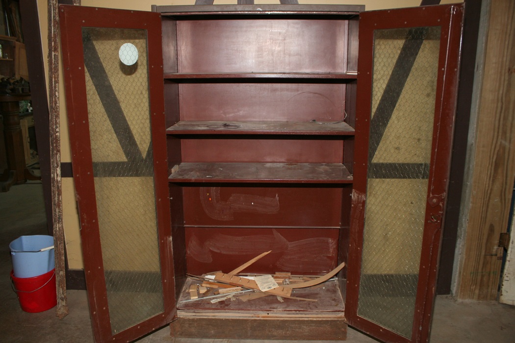 Heavy Duty Metal Cabinet With Wire Mesh Glass Doors