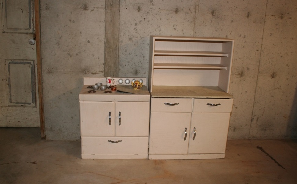 Vintage Kitchen Child's Set