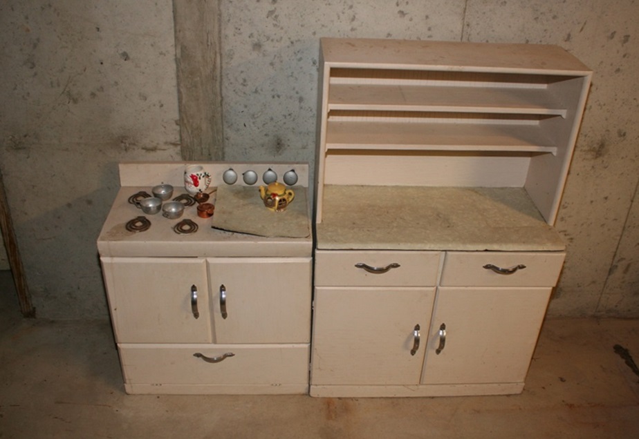 Vintage Kitchen Child's Set