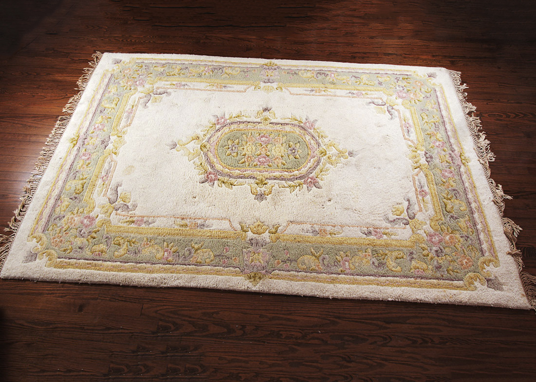 Hand-Knotted Indian Wool Cream and Flower Rug