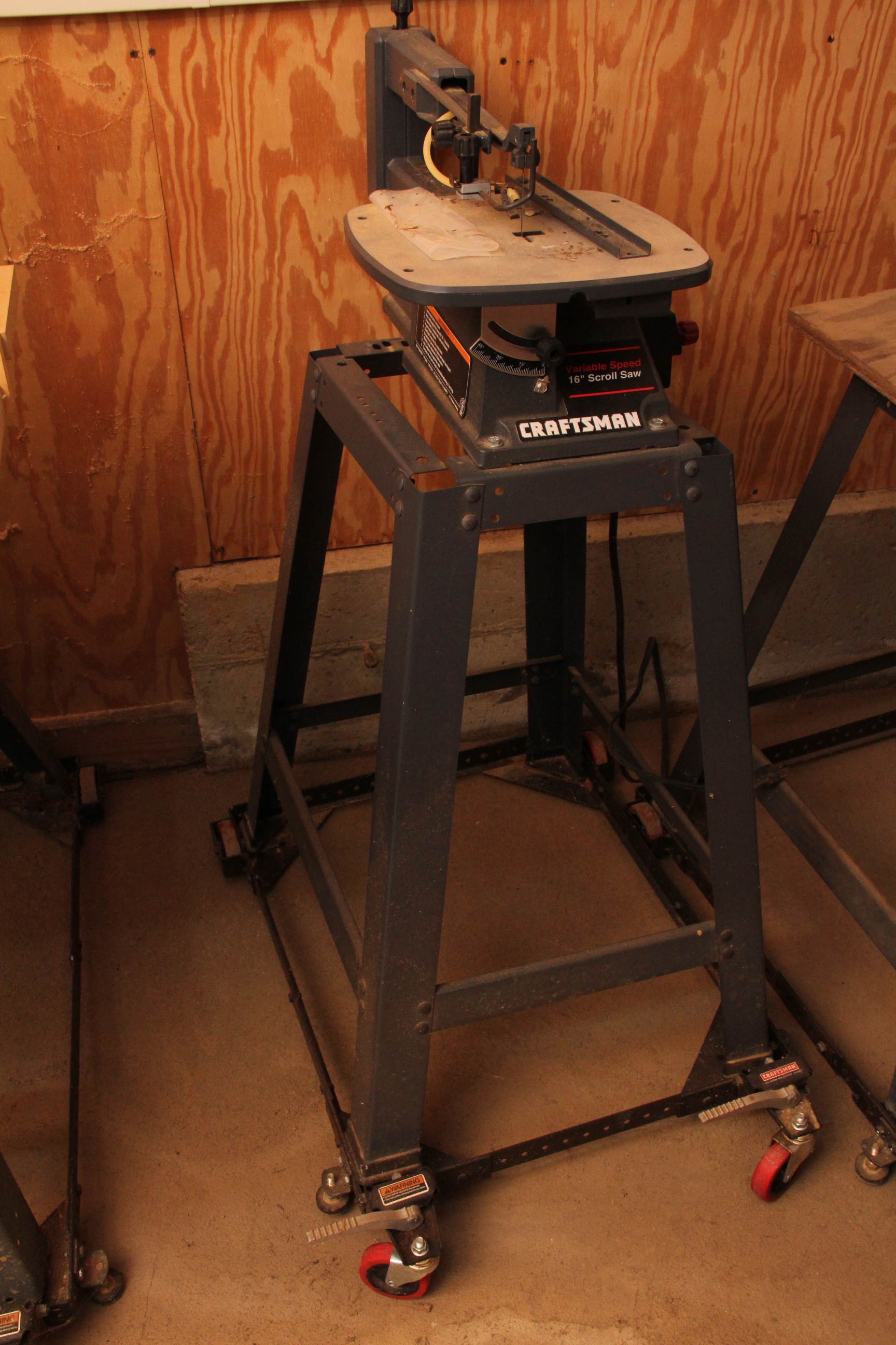 Craftsman 16" Scroll Saw on Stand