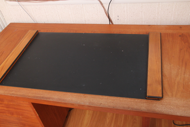 Teak Veneer Modern L-Shaped Desk