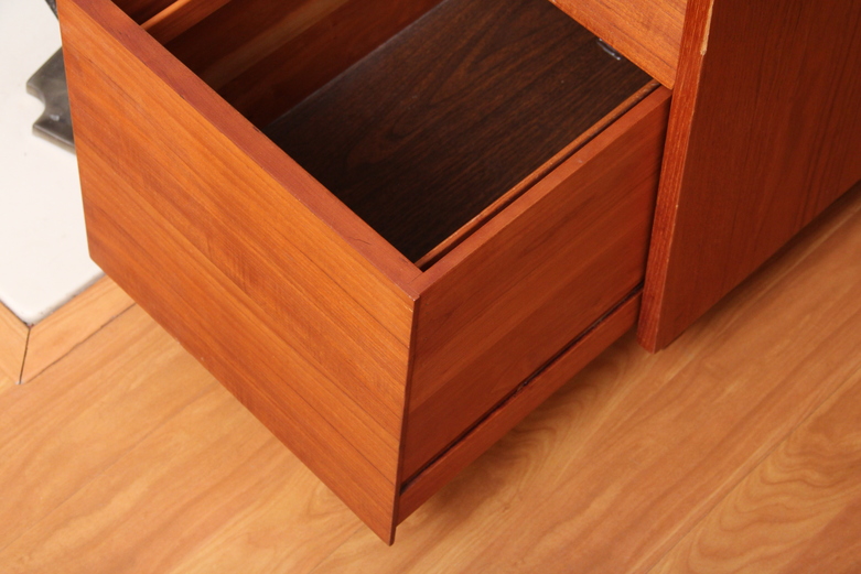 Teak Veneer Modern L-Shaped Desk