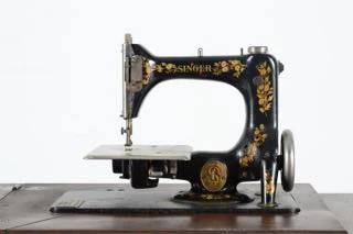 Antique Singer Sewing Machine Model 24 with Table | EBTH