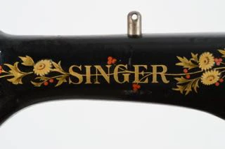 Antique Singer Sewing Machine Model 24 with Table | EBTH