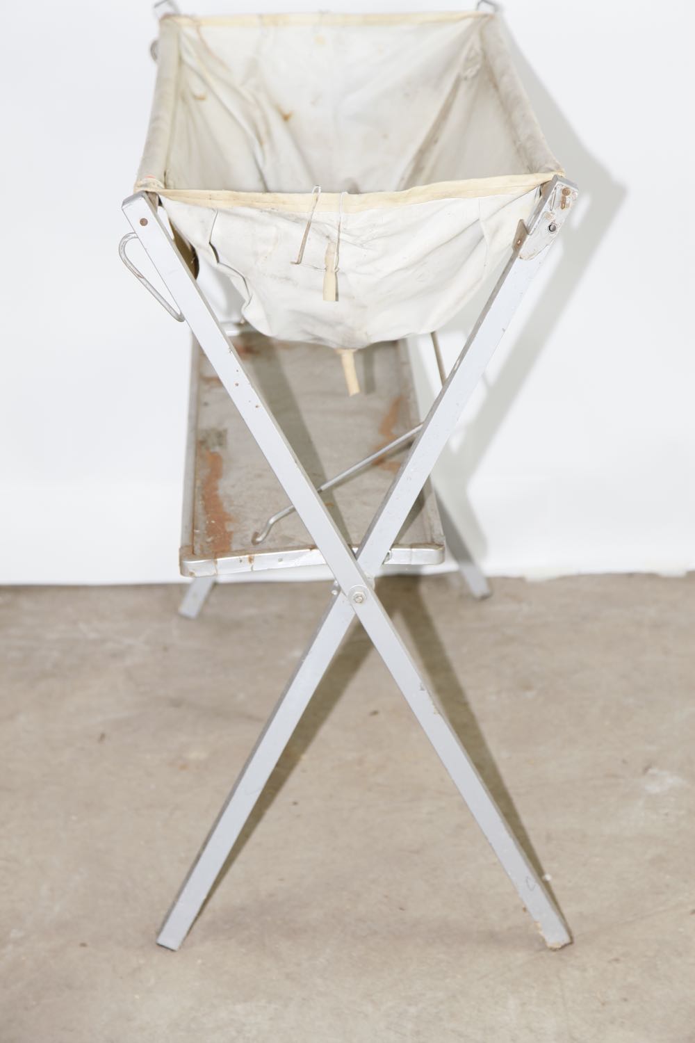 Vintage Bathinette Folding Bath Station