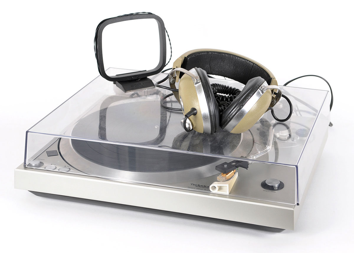 Panasonic Technics Turntable with Headphones