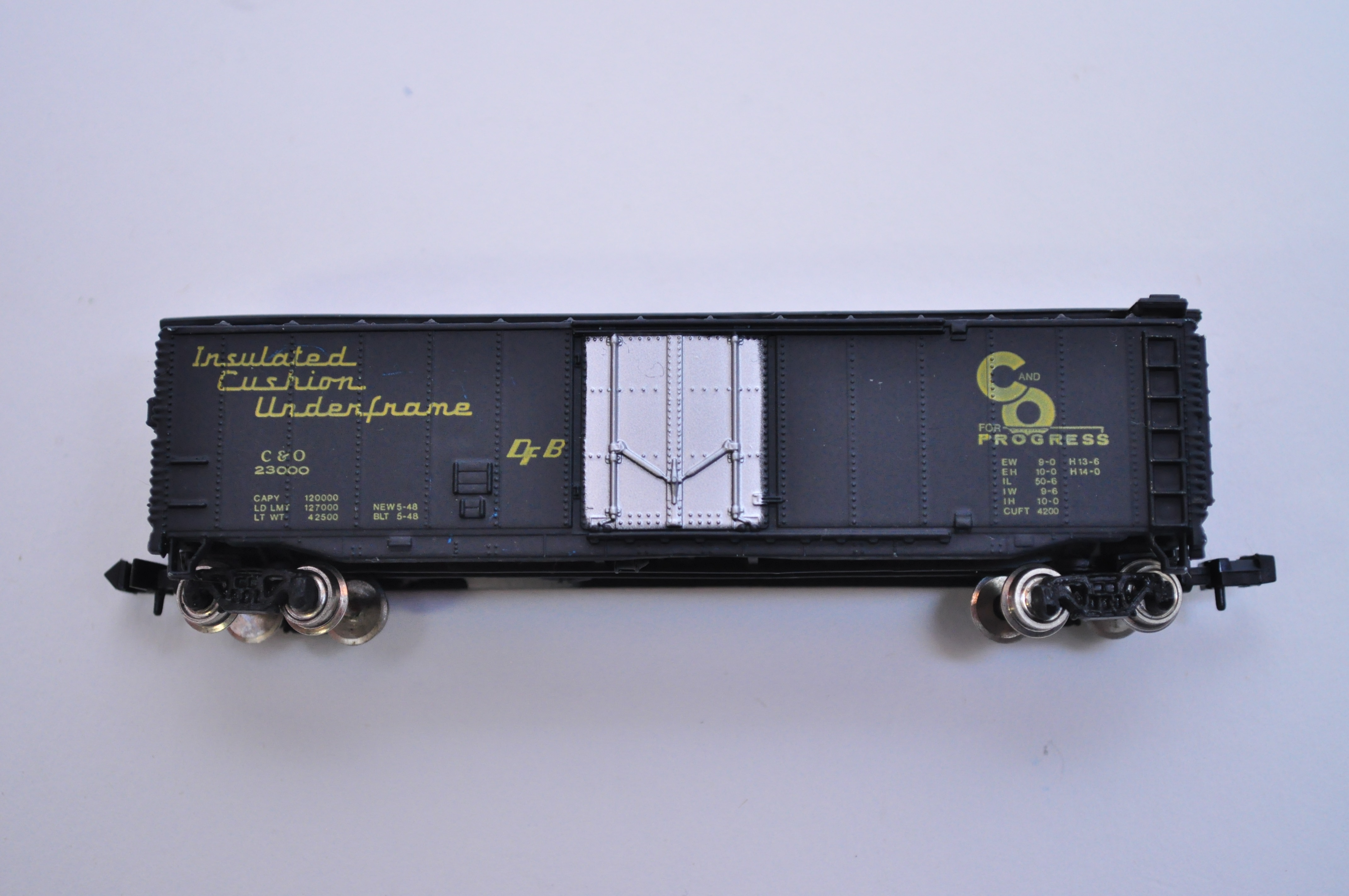 N Scale Diesel Engines and Train Cars