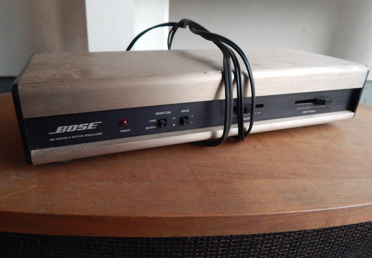 Bose 901 Series V Speakers and Equalizer