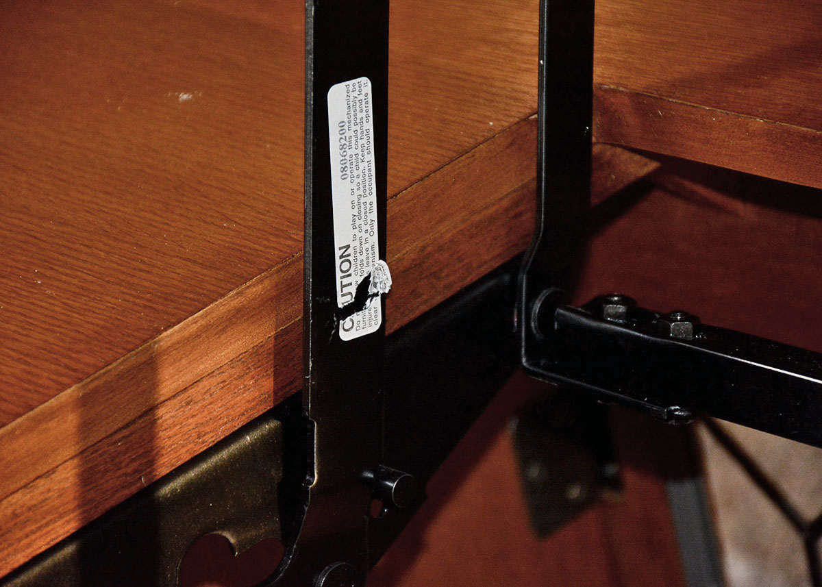 Lift Top Ashley Furniture Oak Veneer Coffee Table