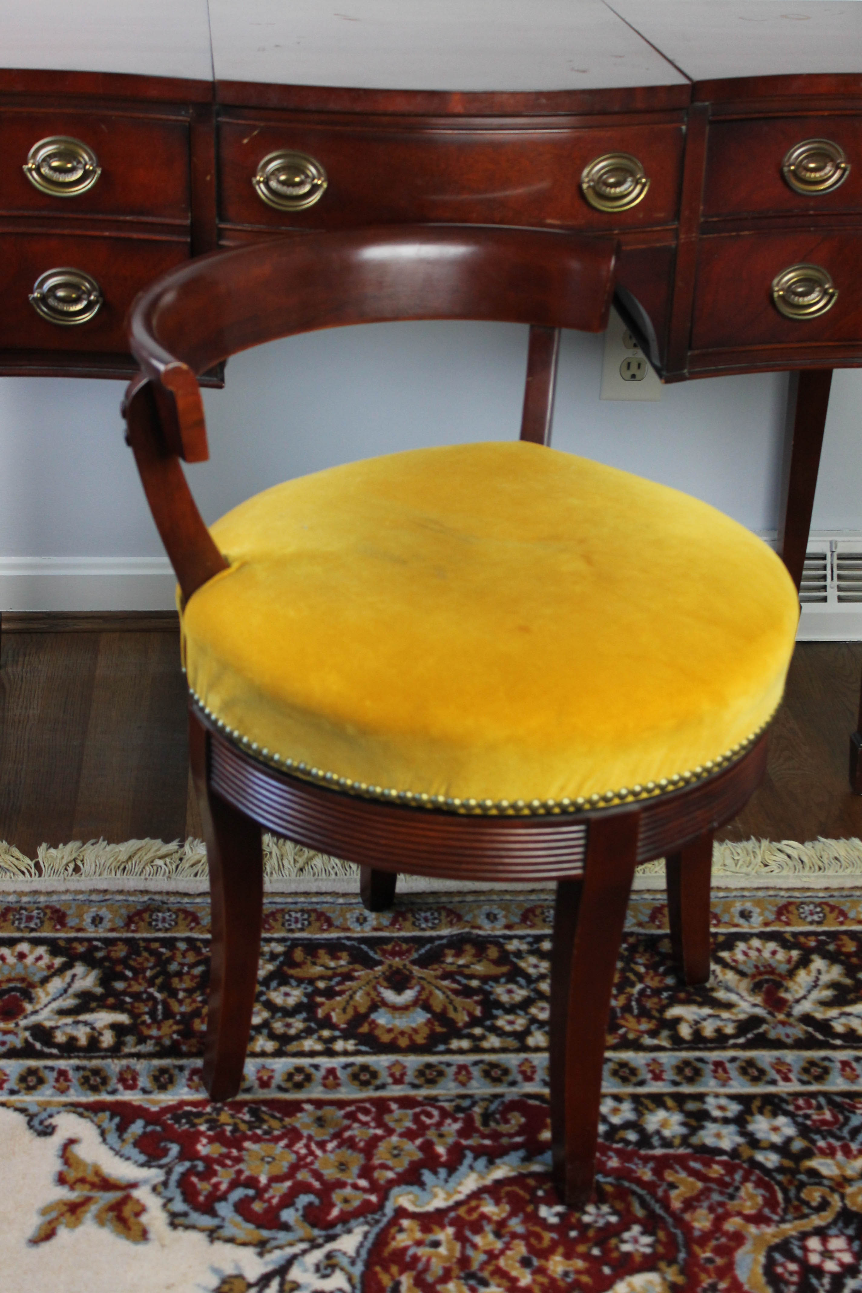 Pogue's Cincinnati Cherry Vanity Table and Stool