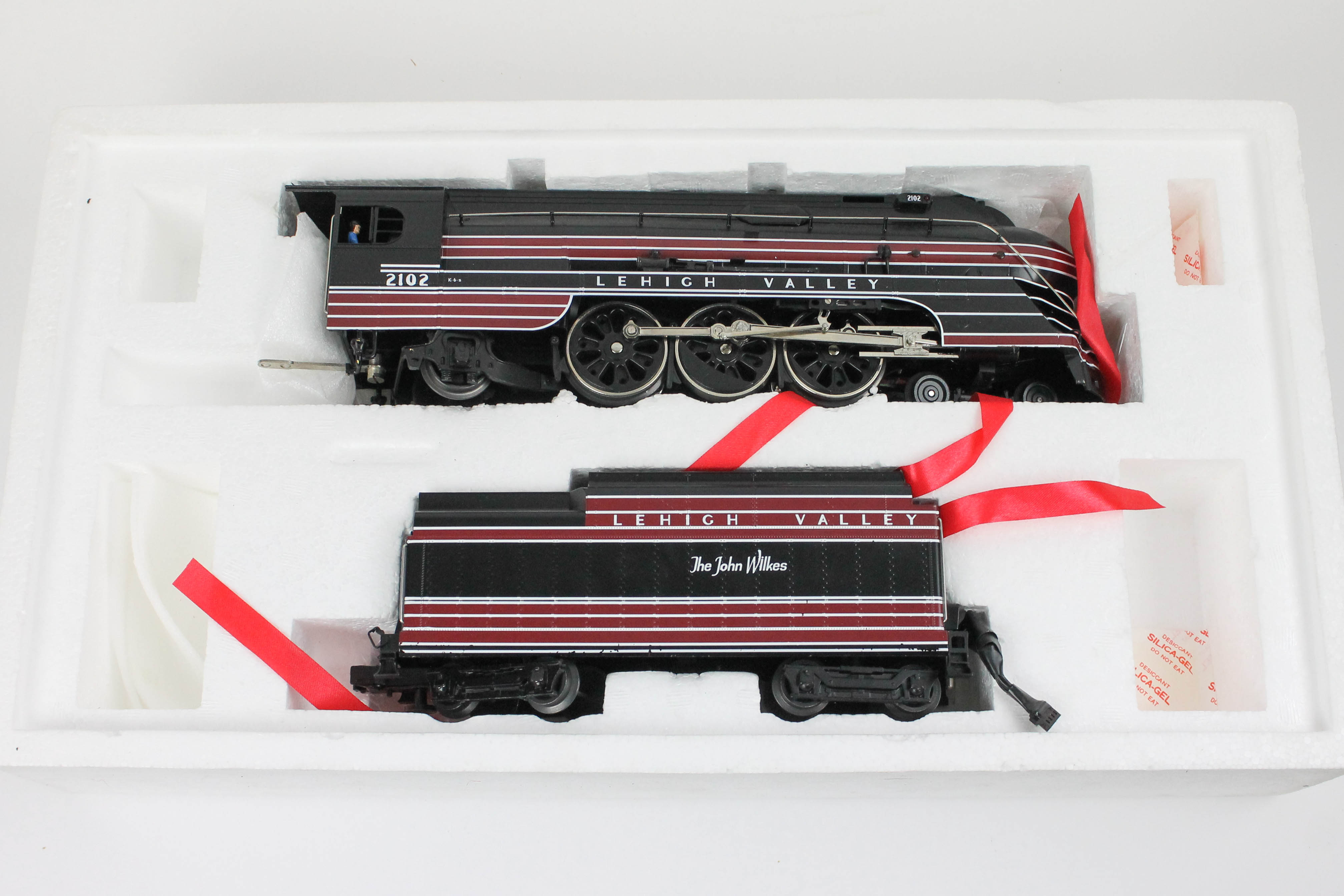 Weaver Gold Edition Lehigh Valley John Wilkes Engine and Tender