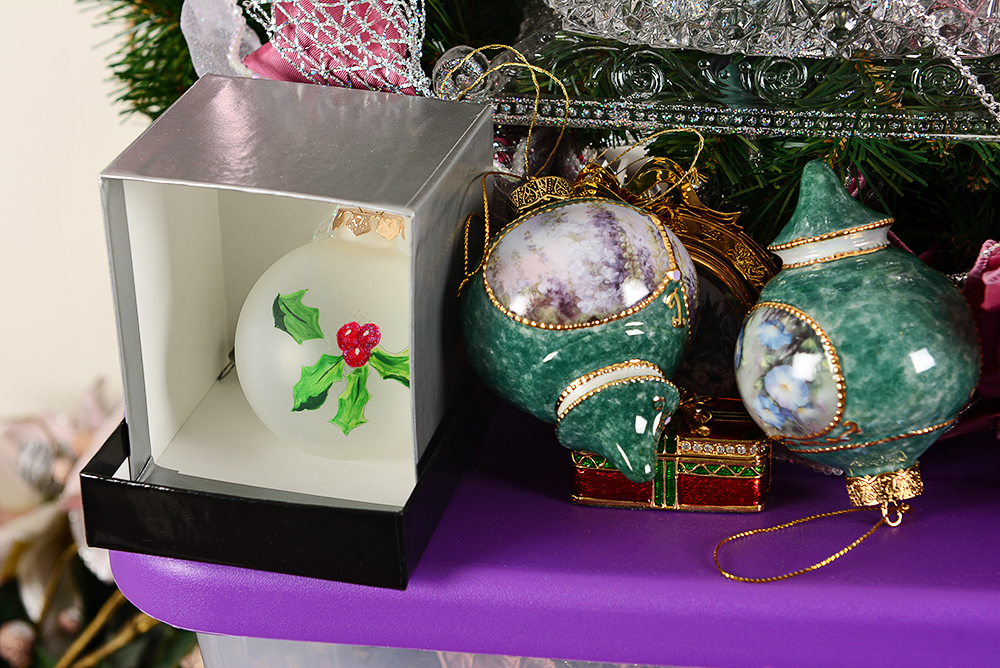 Holiday Discovery Collection