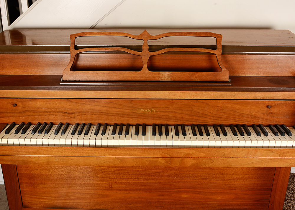 Grand 1911 Upright Piano