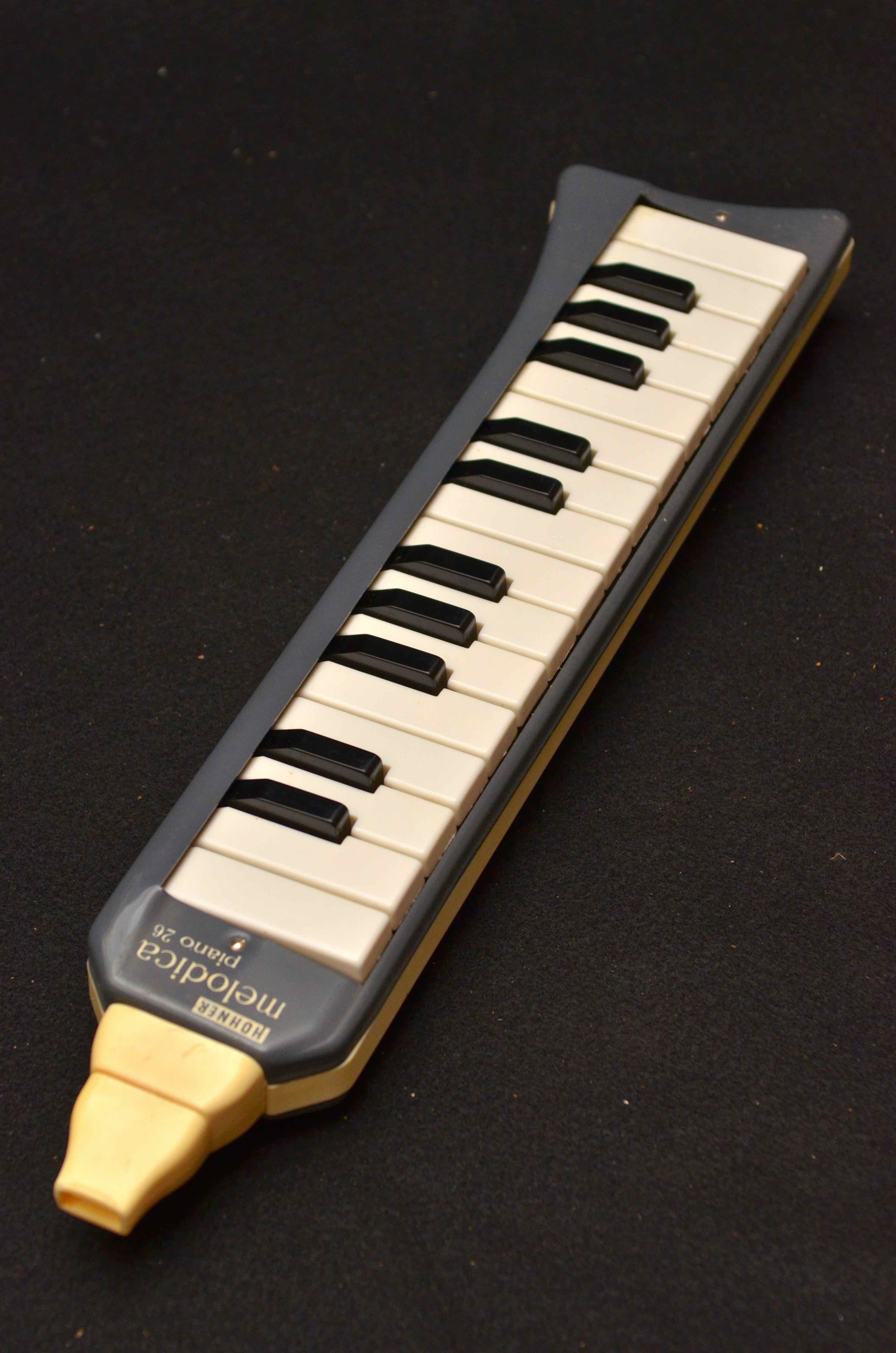Hohner Melodica Piano 26