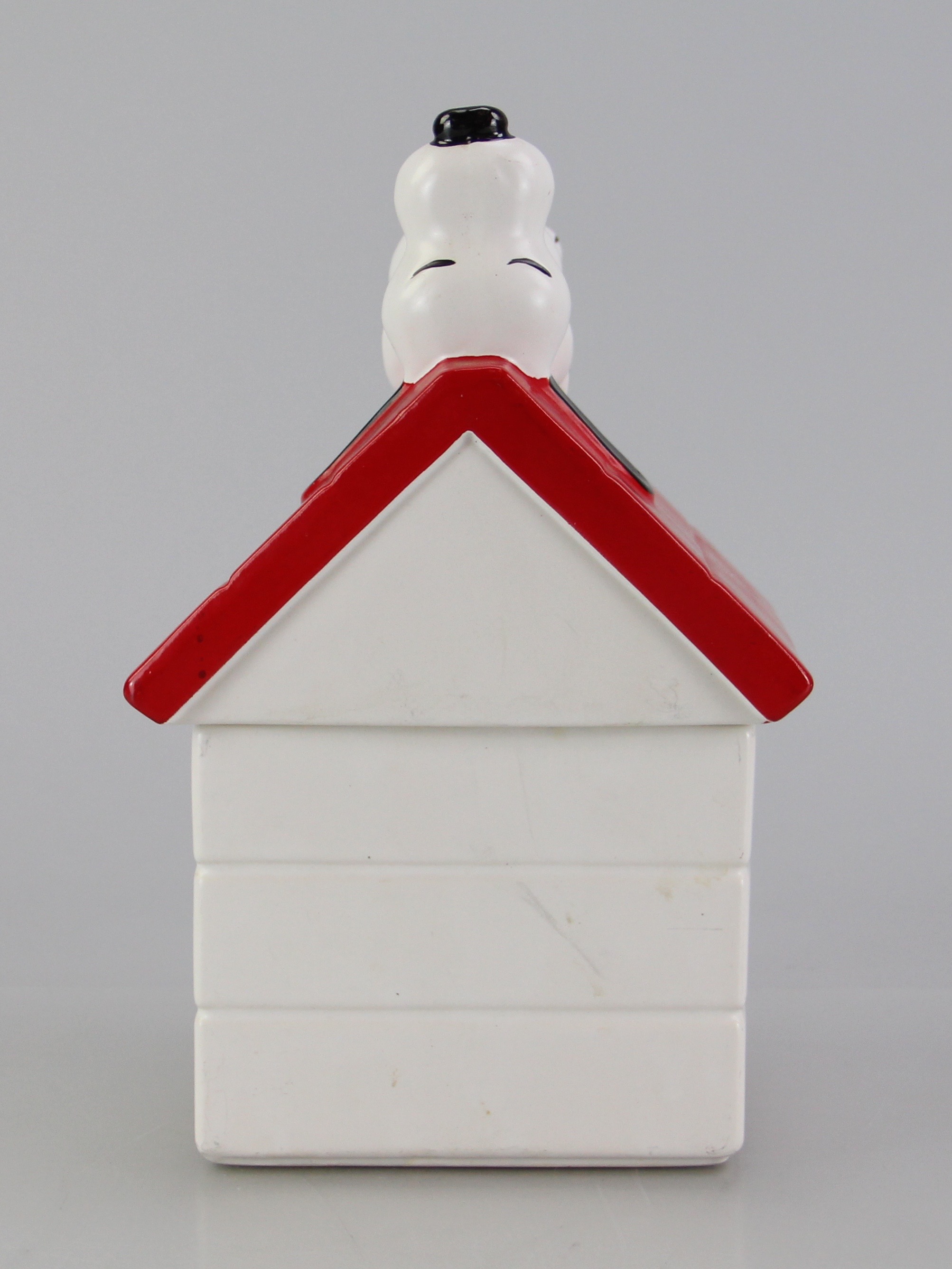 Vintage Cookie Jar with Snoopy and His Dog House