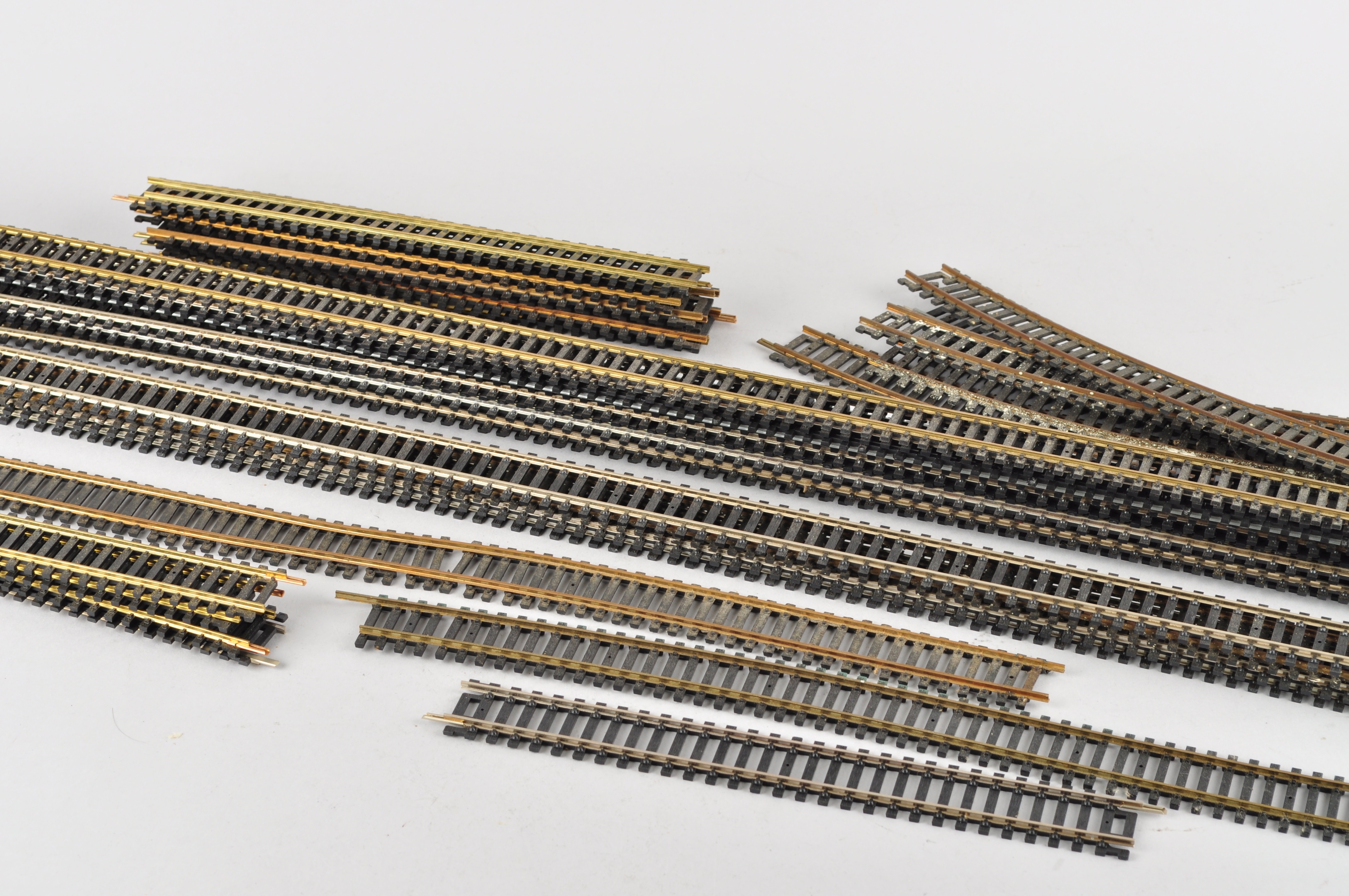 HO Scale Atlas and Life-Like Train Track