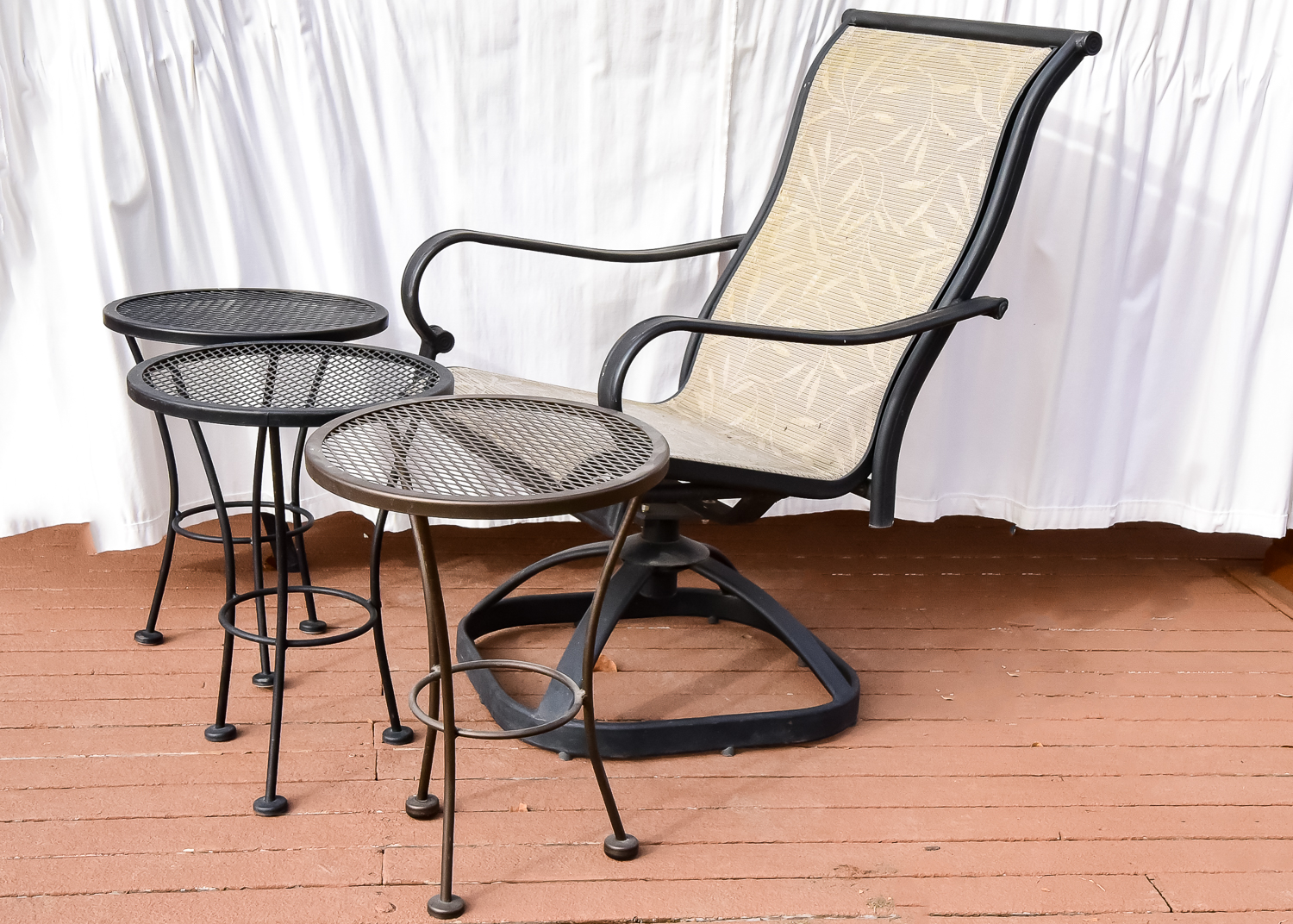 Outdoor Lounge Chair and Tables