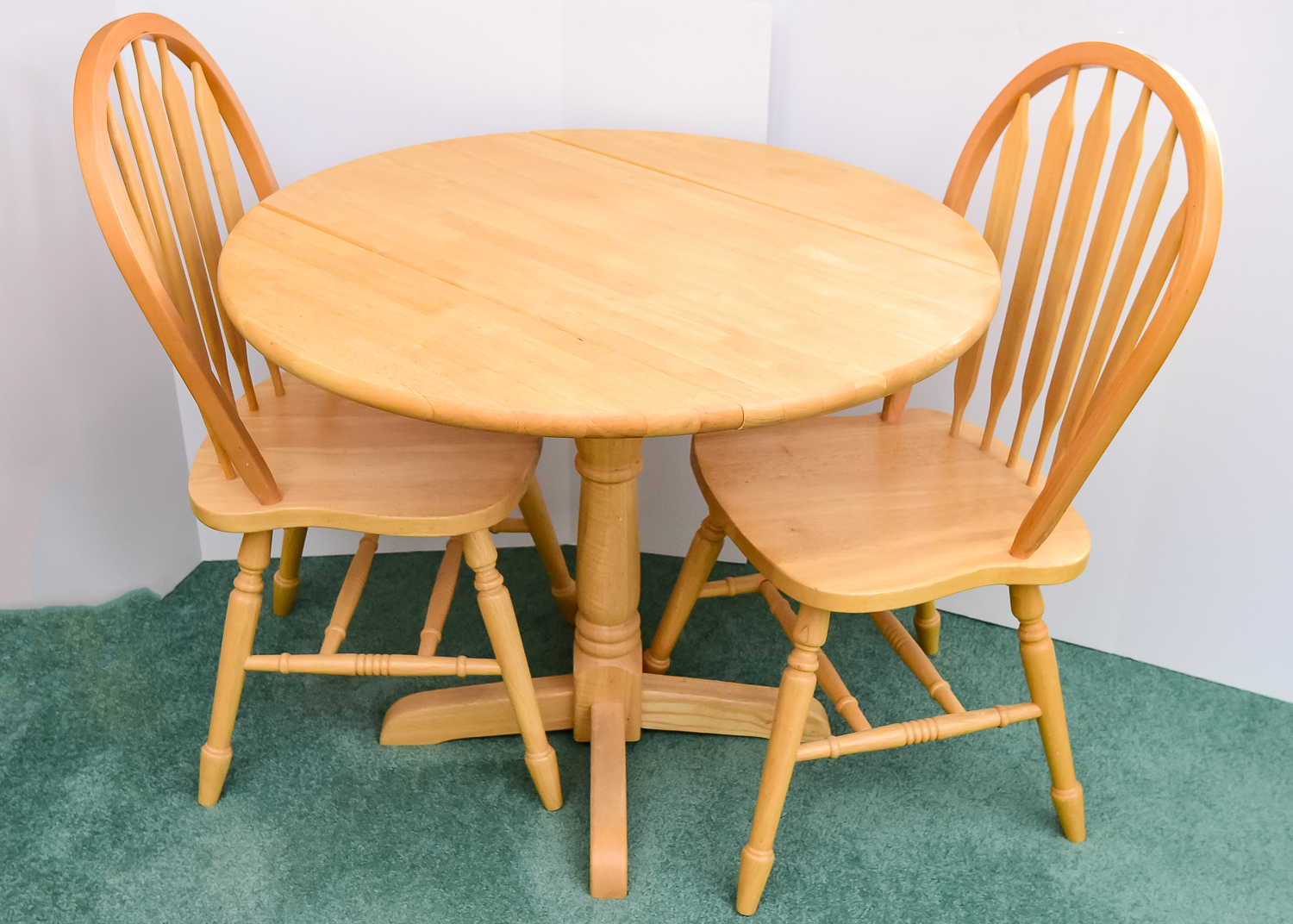 Pedestal Table and Chairs