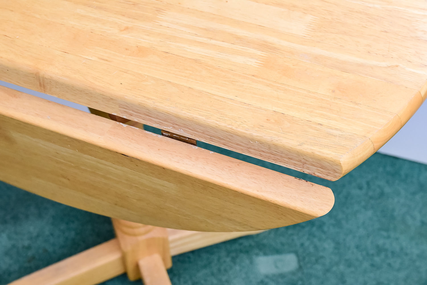 Pedestal Table and Chairs