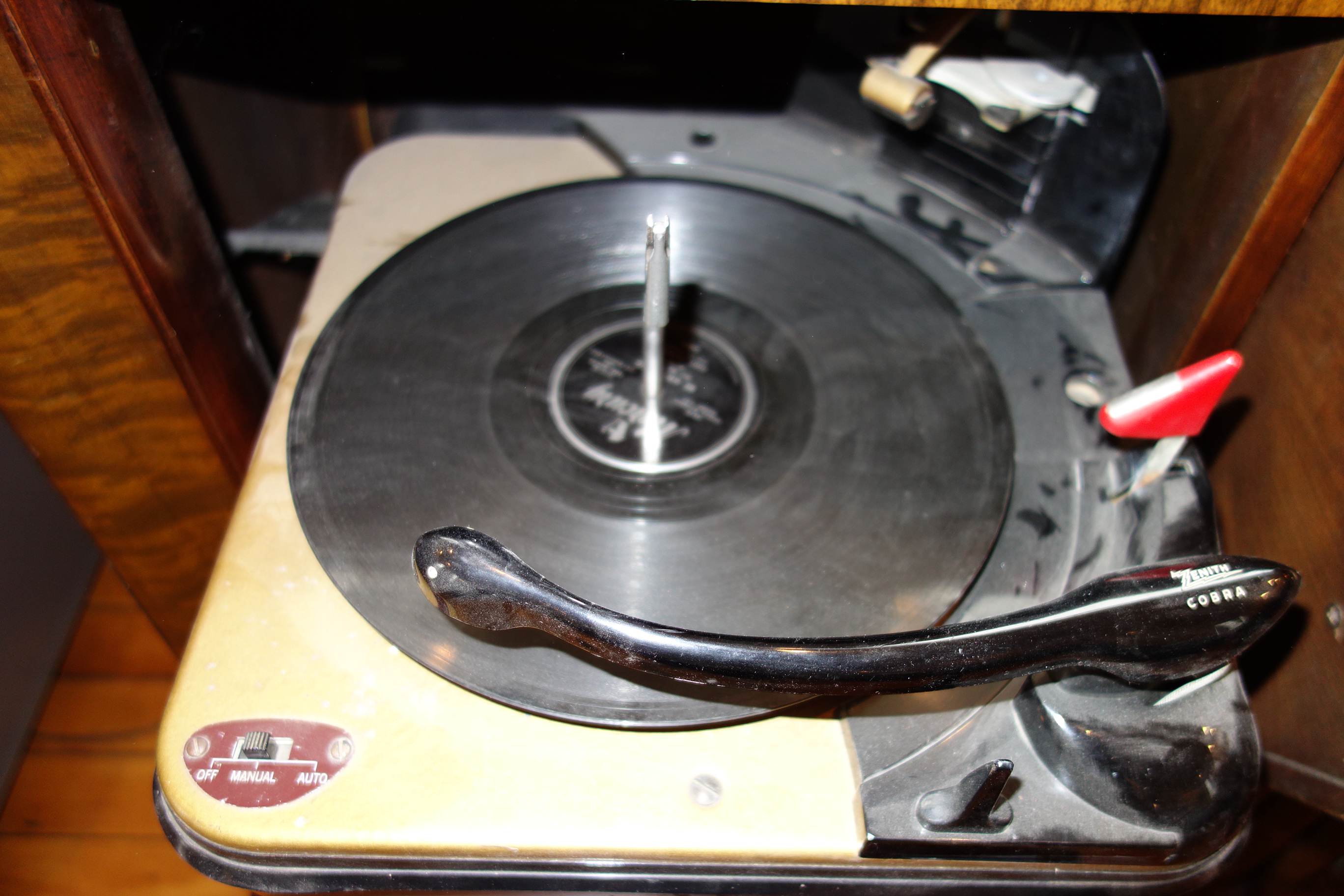 Mid Century Zenith Cobra Radio Phonograph Console