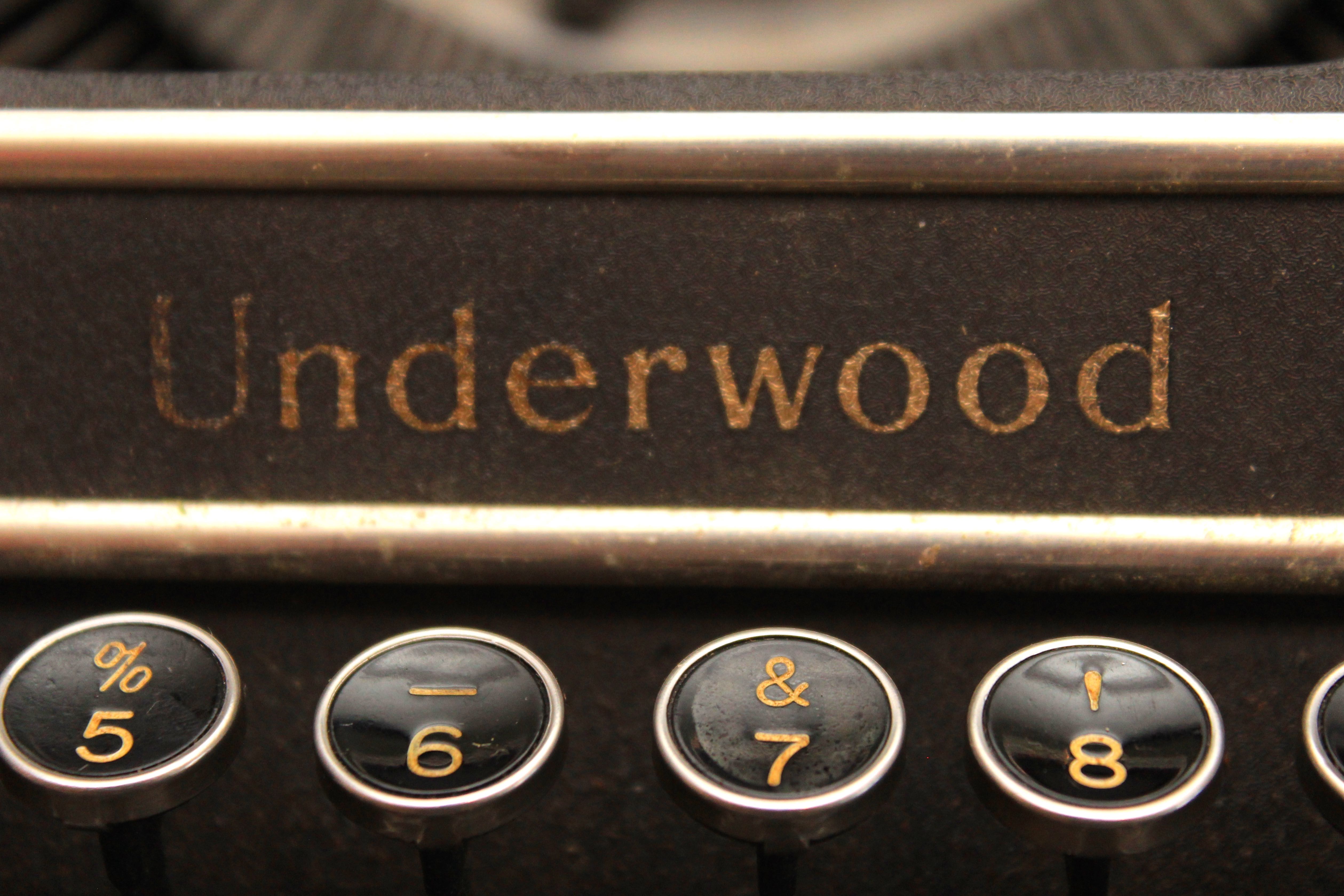 1940 Universal Underwood Vintage Typewriter