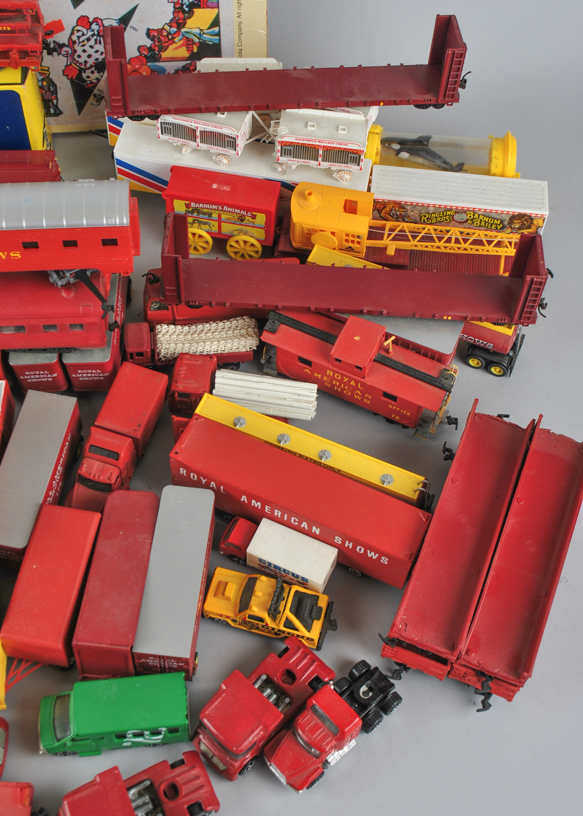 HO Scale Circus Theme Train Set