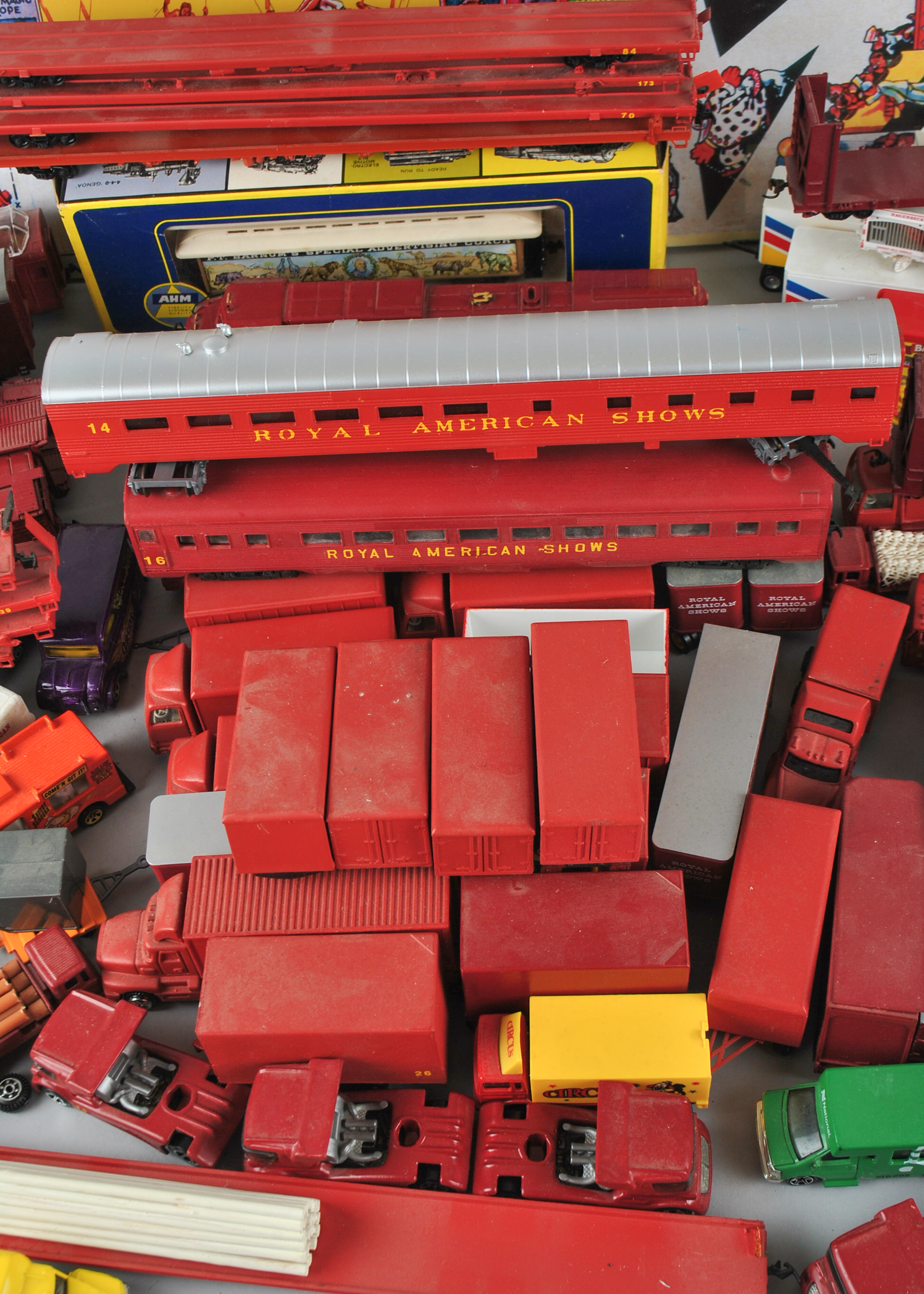 HO Scale Circus Theme Train Set