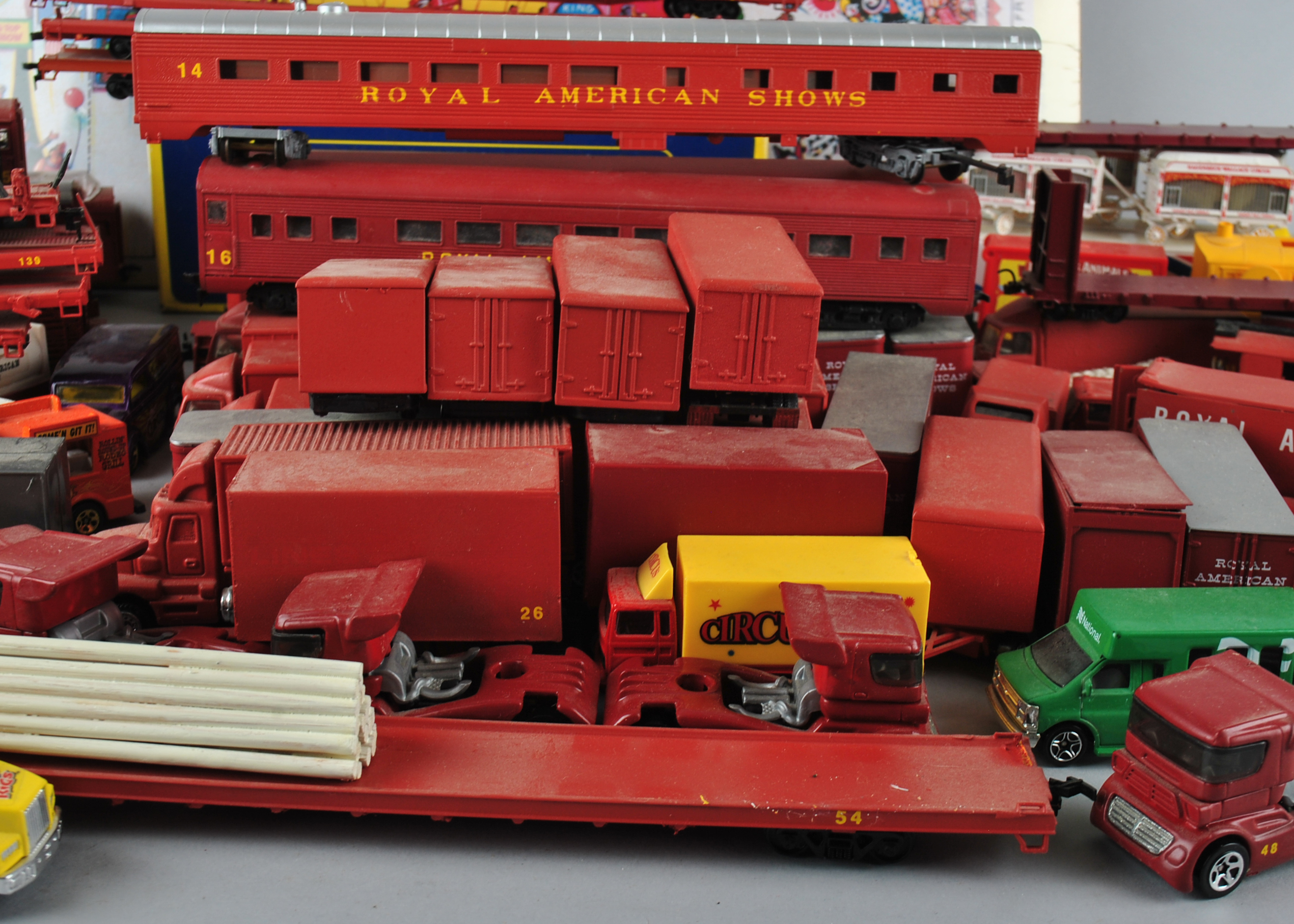 HO Scale Circus Theme Train Set