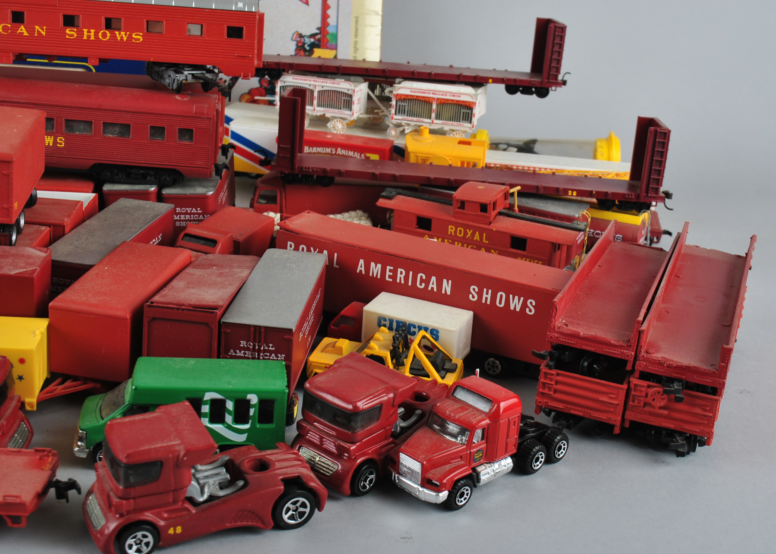 HO Scale Circus Theme Train Set