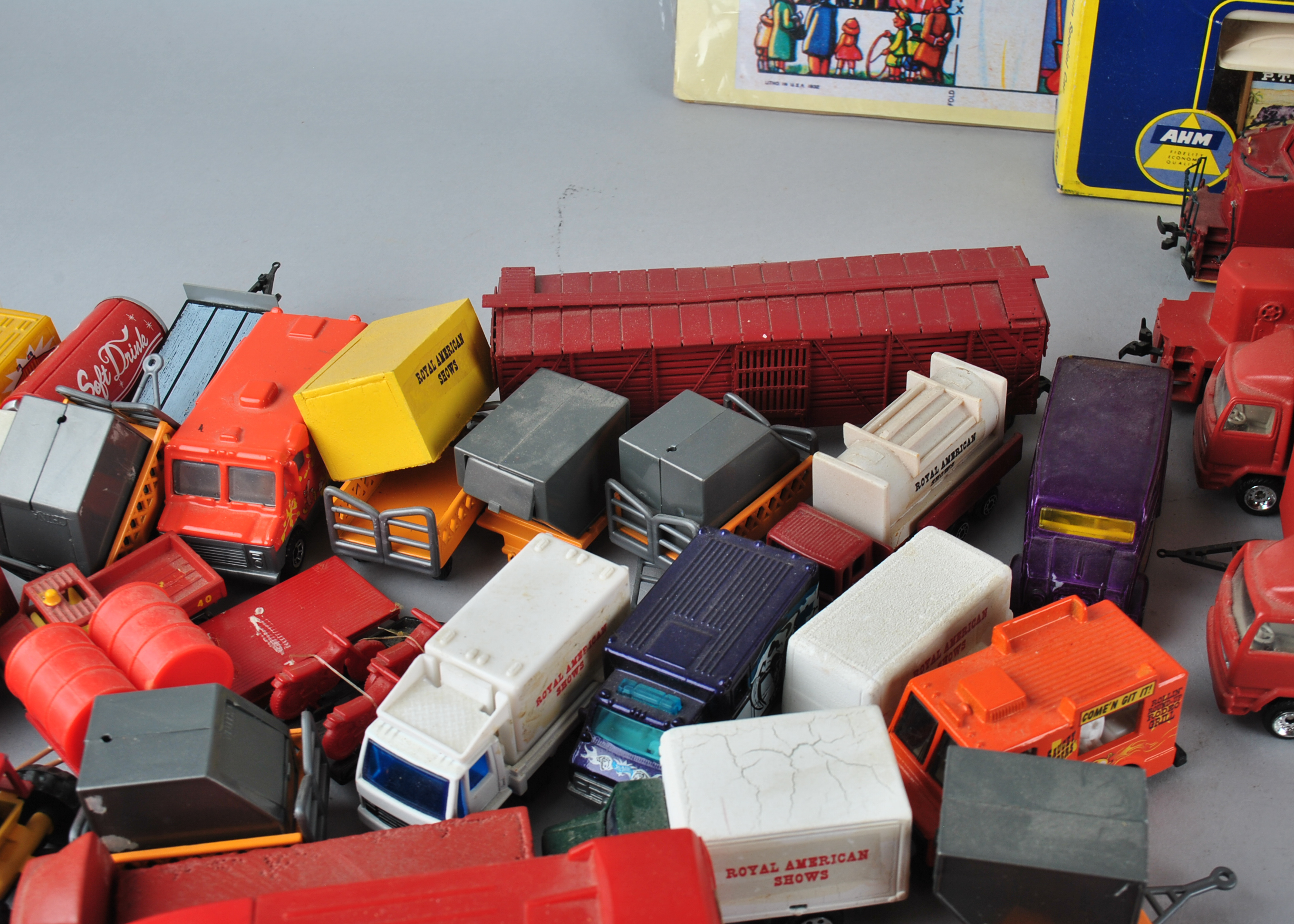 HO Scale Circus Theme Train Set